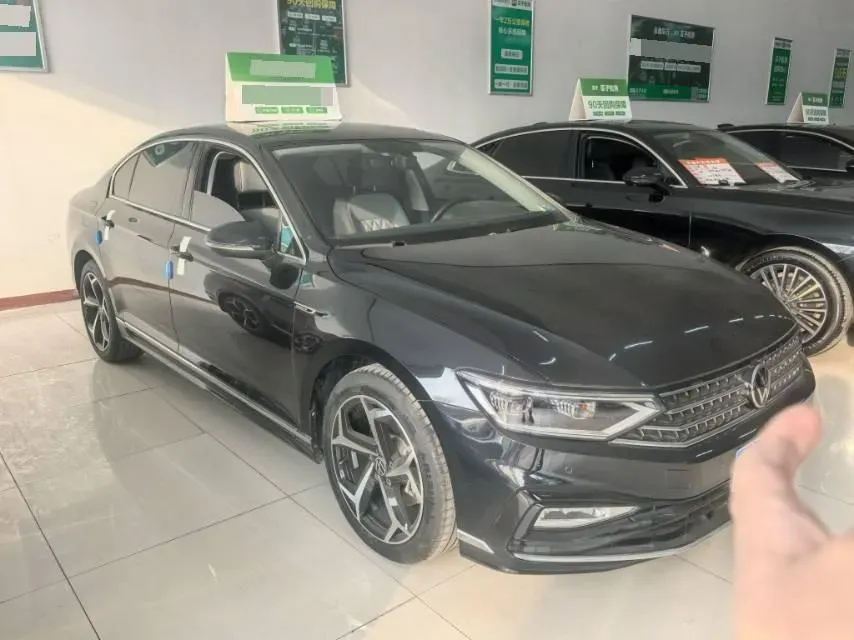 2023 Volkswagen Magotan 2.0T 186HP L4 7DCT,autocango,china used car exporter,china ev exporter,chinese used car exporter,chinese used ev exporter