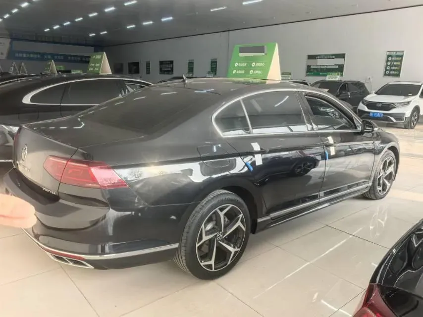 2023 Volkswagen Magotan 2.0T 186HP L4 7DCT,autocango,china used car exporter,china ev exporter,chinese used car exporter,chinese used ev exporter