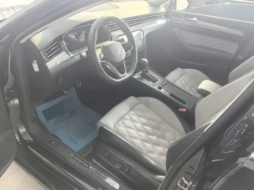2023 Volkswagen Magotan 2.0T 186HP L4 7DCT,autocango,china used car exporter,china ev exporter,chinese used car exporter,chinese used ev exporter