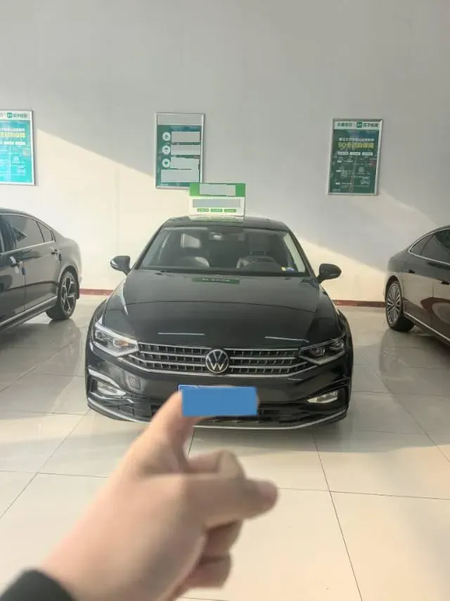 2023 Volkswagen Magotan 2.0T 186HP L4 7DCT,autocango,china used car exporter,china ev exporter,chinese used car exporter,chinese used ev exporter