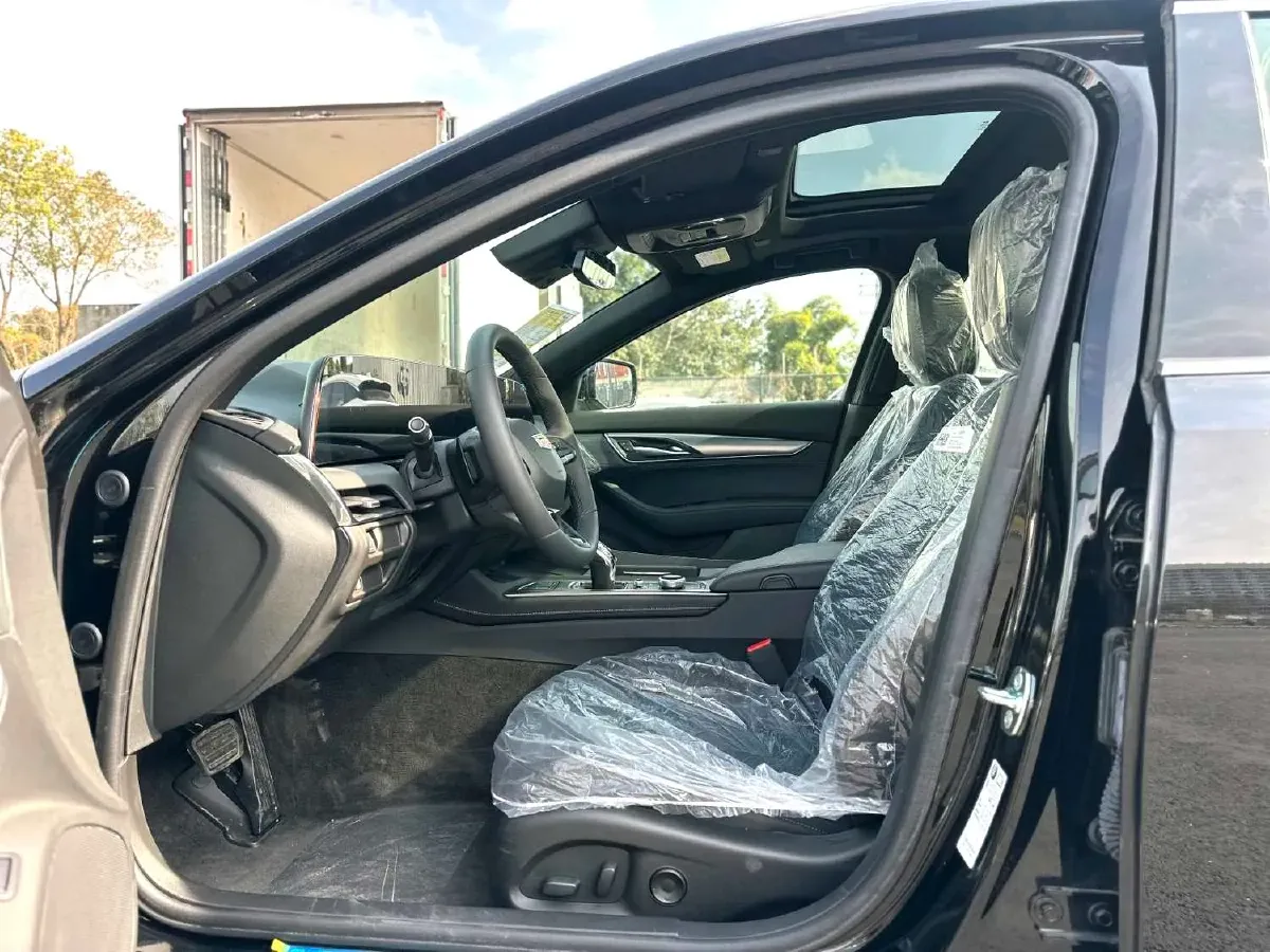 2024 Cadillac CT5 2.0T 237HP L4 10AT,autocango,china used car exporter,china ev exporter,chinese used car exporter,chinese used ev exporter