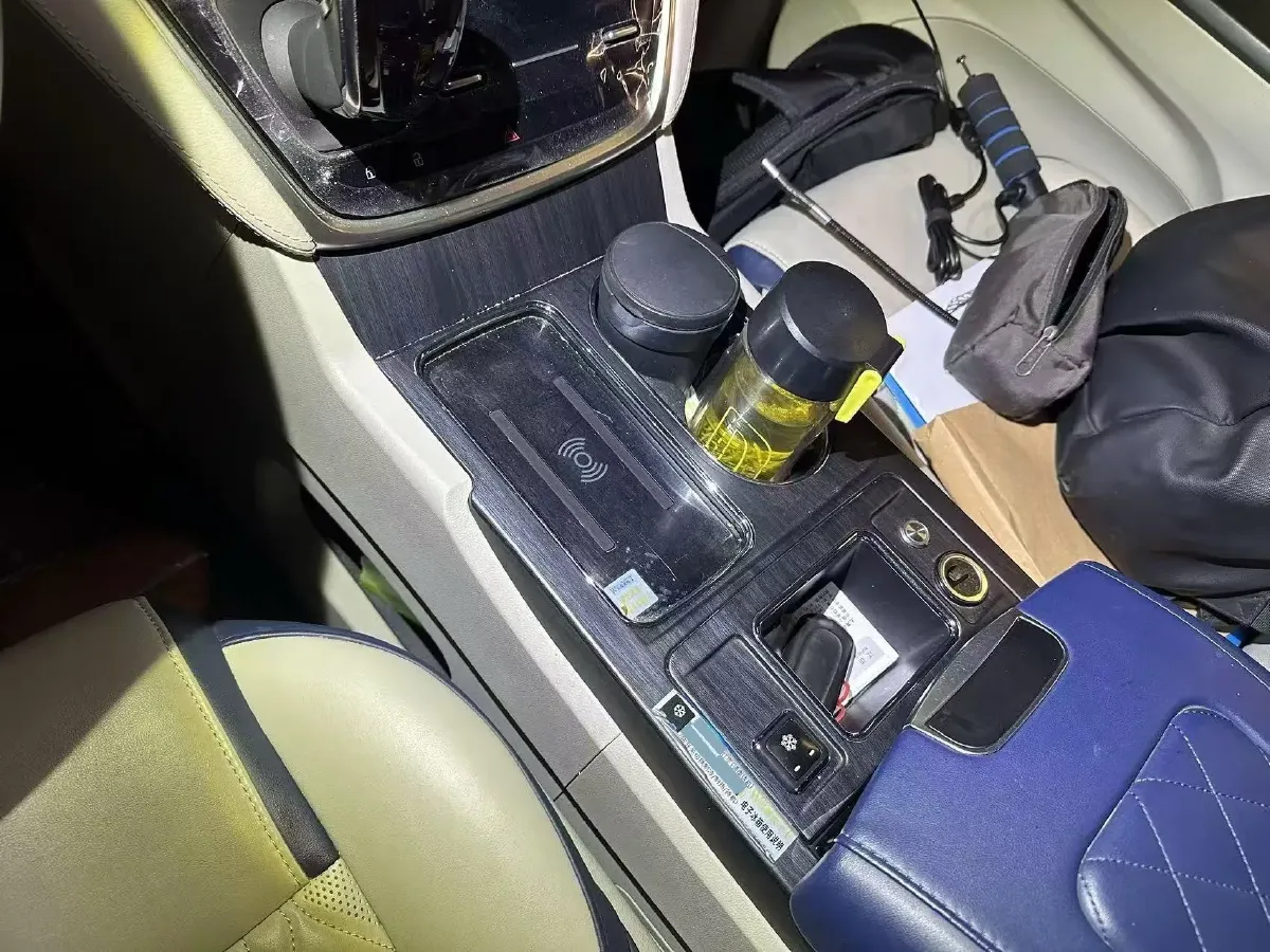 2021 Buick GL8 2.0T 237HP L4 9AT,autocango,china used car exporter,china ev exporter,chinese used car exporter,chinese used ev exporter