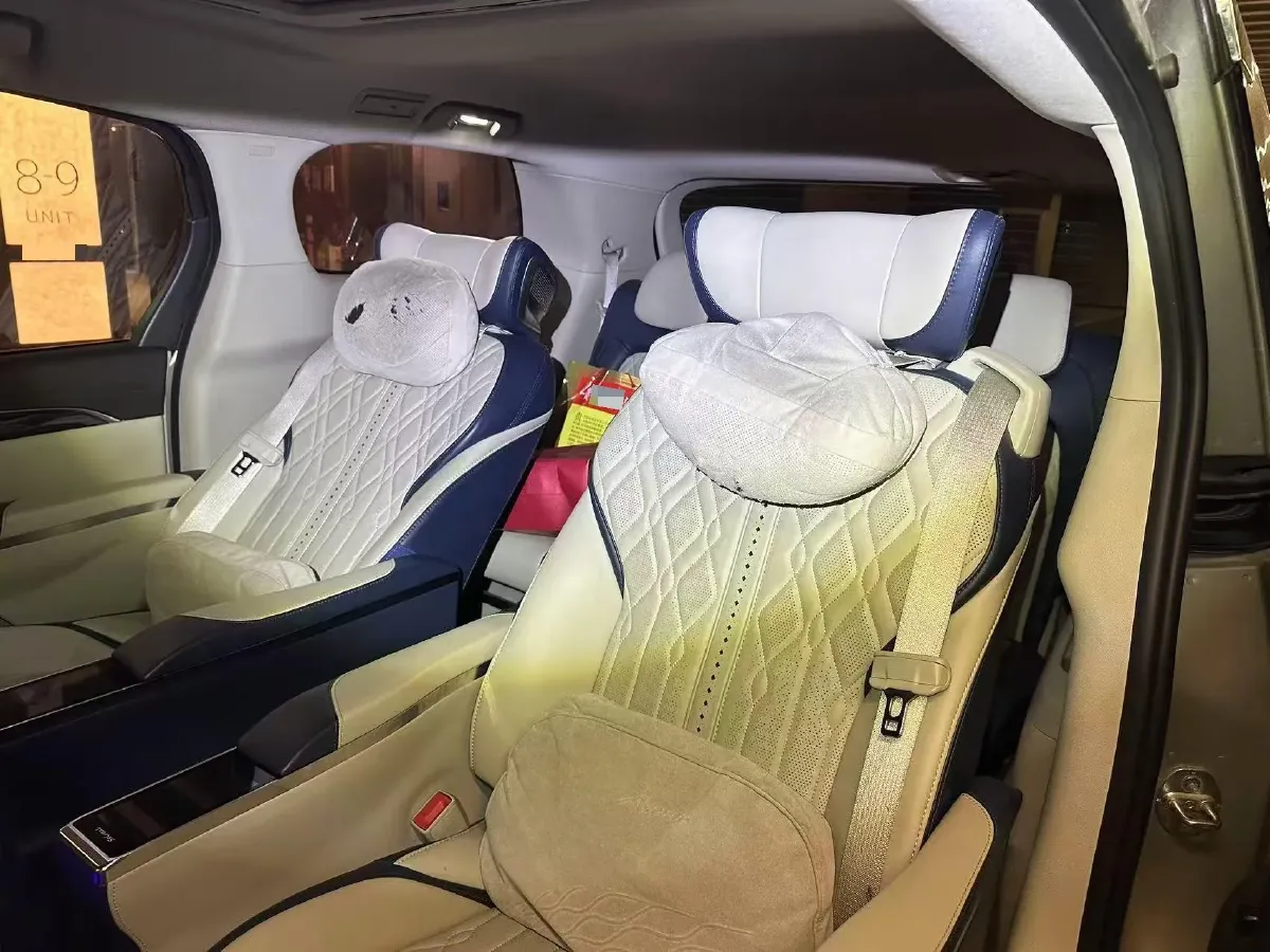 2021 Buick GL8 2.0T 237HP L4 9AT,autocango,china used car exporter,china ev exporter,chinese used car exporter,chinese used ev exporter