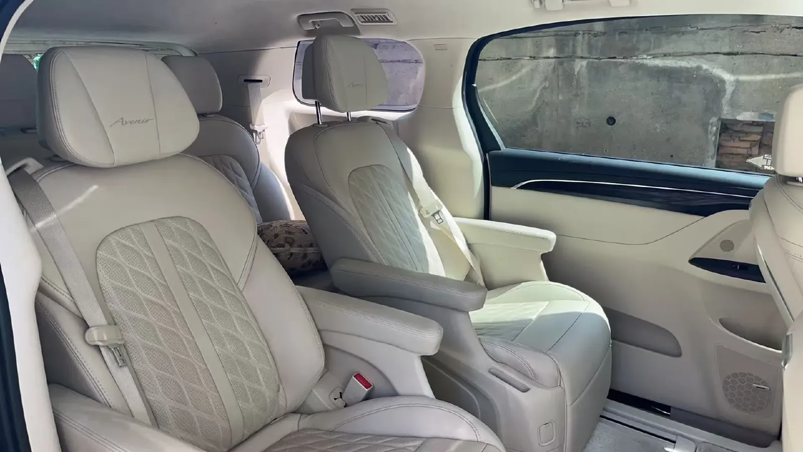 2020 Buick GL8 2.0T 237HP L4 9AT,autocango,china used car exporter,china ev exporter,chinese used car exporter,chinese used ev exporter