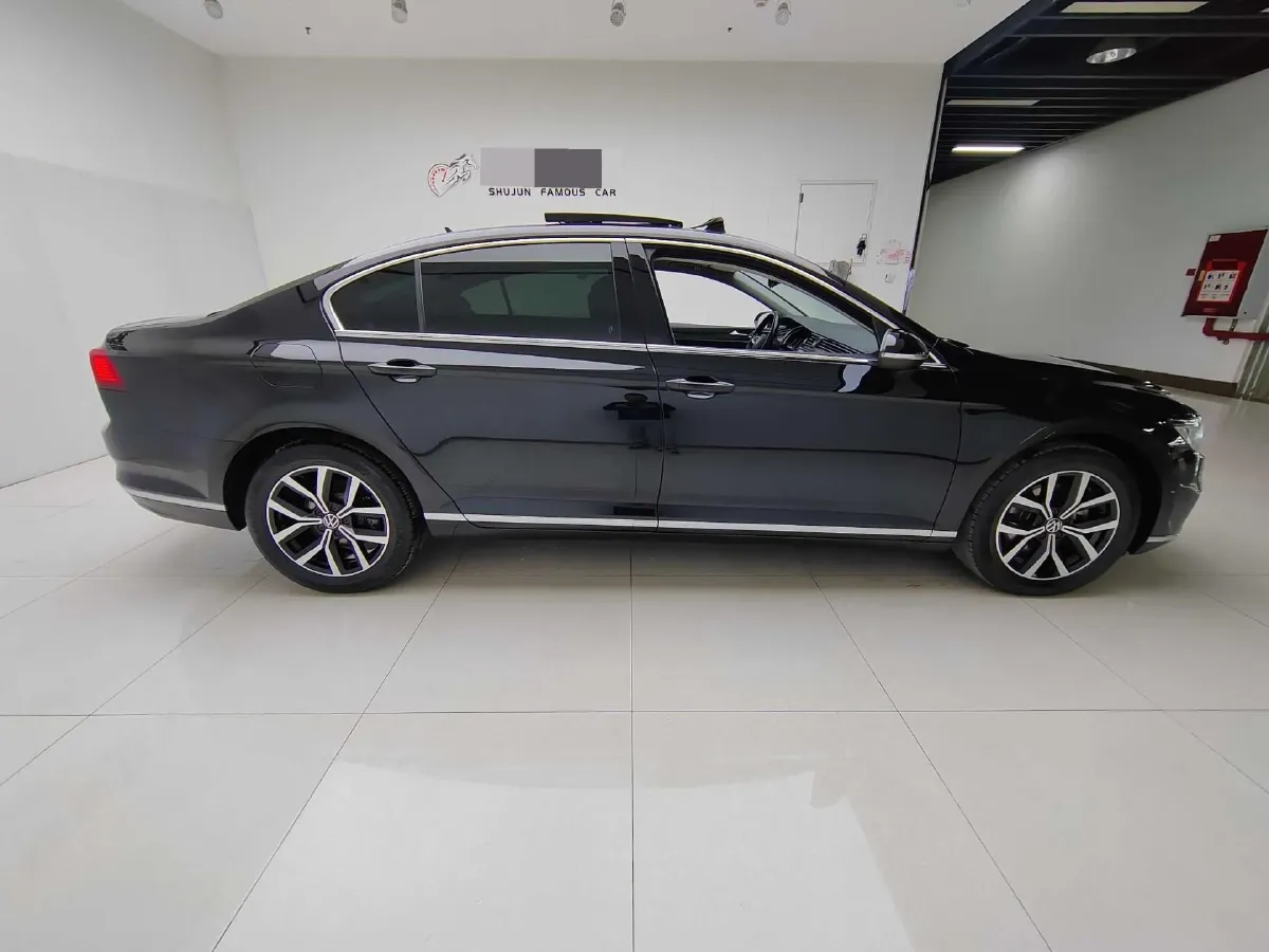 2020 Volkswagen Magotan 2.0T 186HP L4 7DCT,autocango,china used car exporter,china ev exporter,chinese used car exporter,chinese used ev exporter