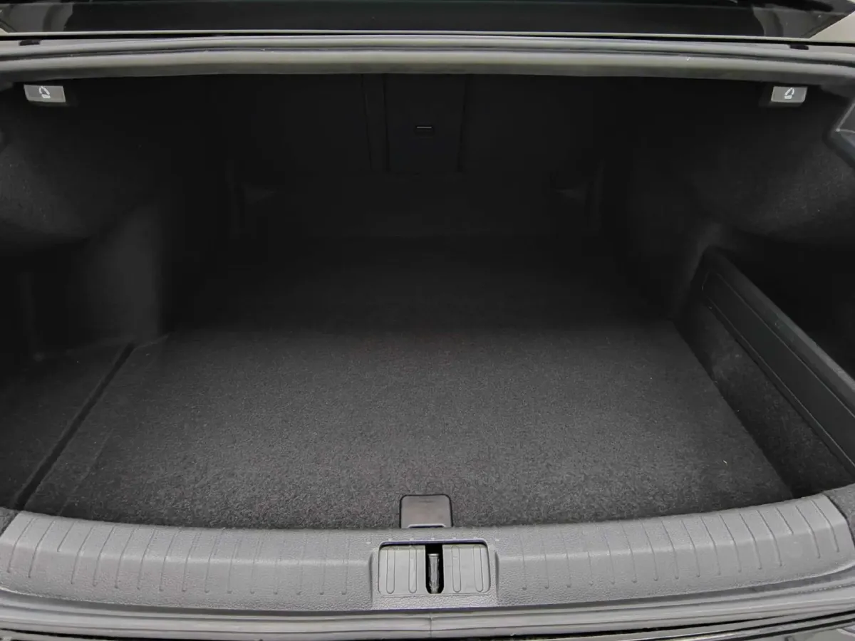 2020 Volkswagen Magotan 2.0T 186HP L4 7DCT,autocango,china used car exporter,china ev exporter,chinese used car exporter,chinese used ev exporter