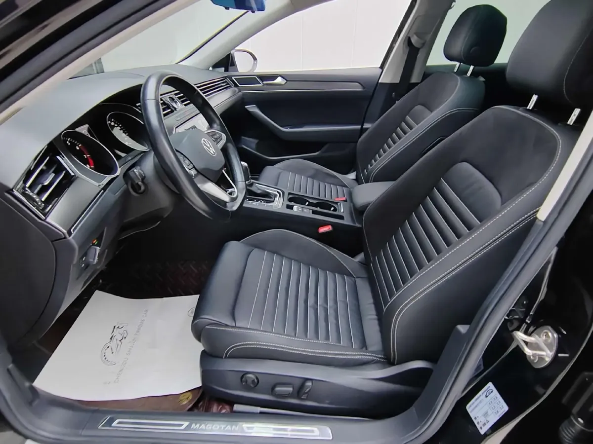 2020 Volkswagen Magotan 2.0T 186HP L4 7DCT,autocango,china used car exporter,china ev exporter,chinese used car exporter,chinese used ev exporter