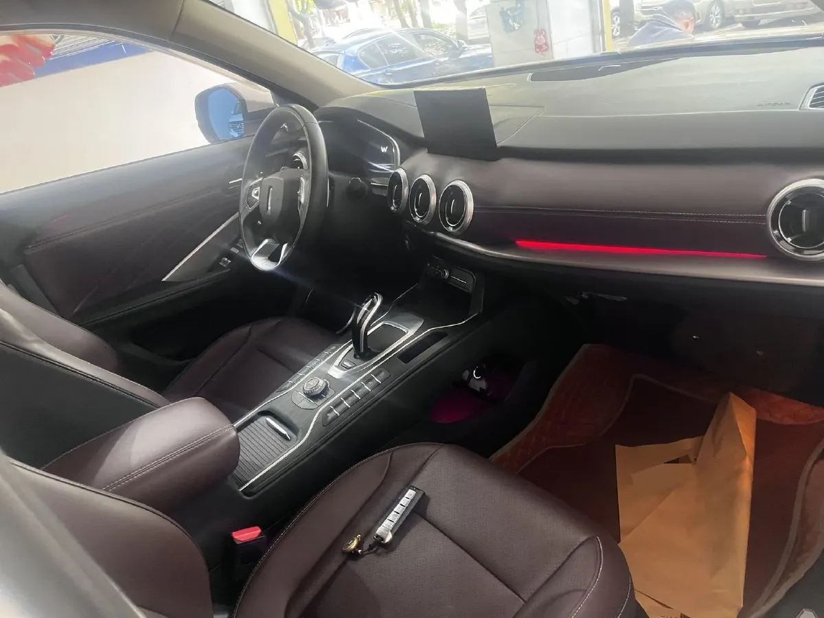 2018 WEY VV6 2.0T 197HP L4 7DCT,autocango,china used car exporter,china ev exporter,chinese used car exporter,chinese used ev exporter