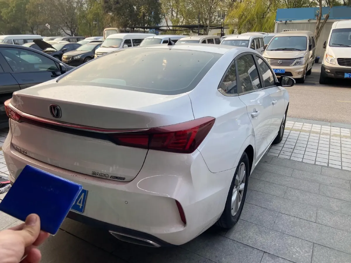 2022 ChangAn Eado 1.6L 128HP L4 5MT,autocango,china used car exporter,china ev exporter,chinese used car exporter,chinese used ev exporter