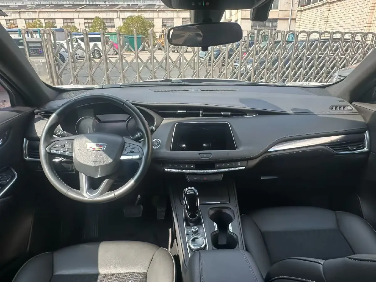 2020 Cadillac XT4 2.0T 241HP L4 9AT,autocango,china used car exporter,china ev exporter,chinese used car exporter,chinese used ev exporter