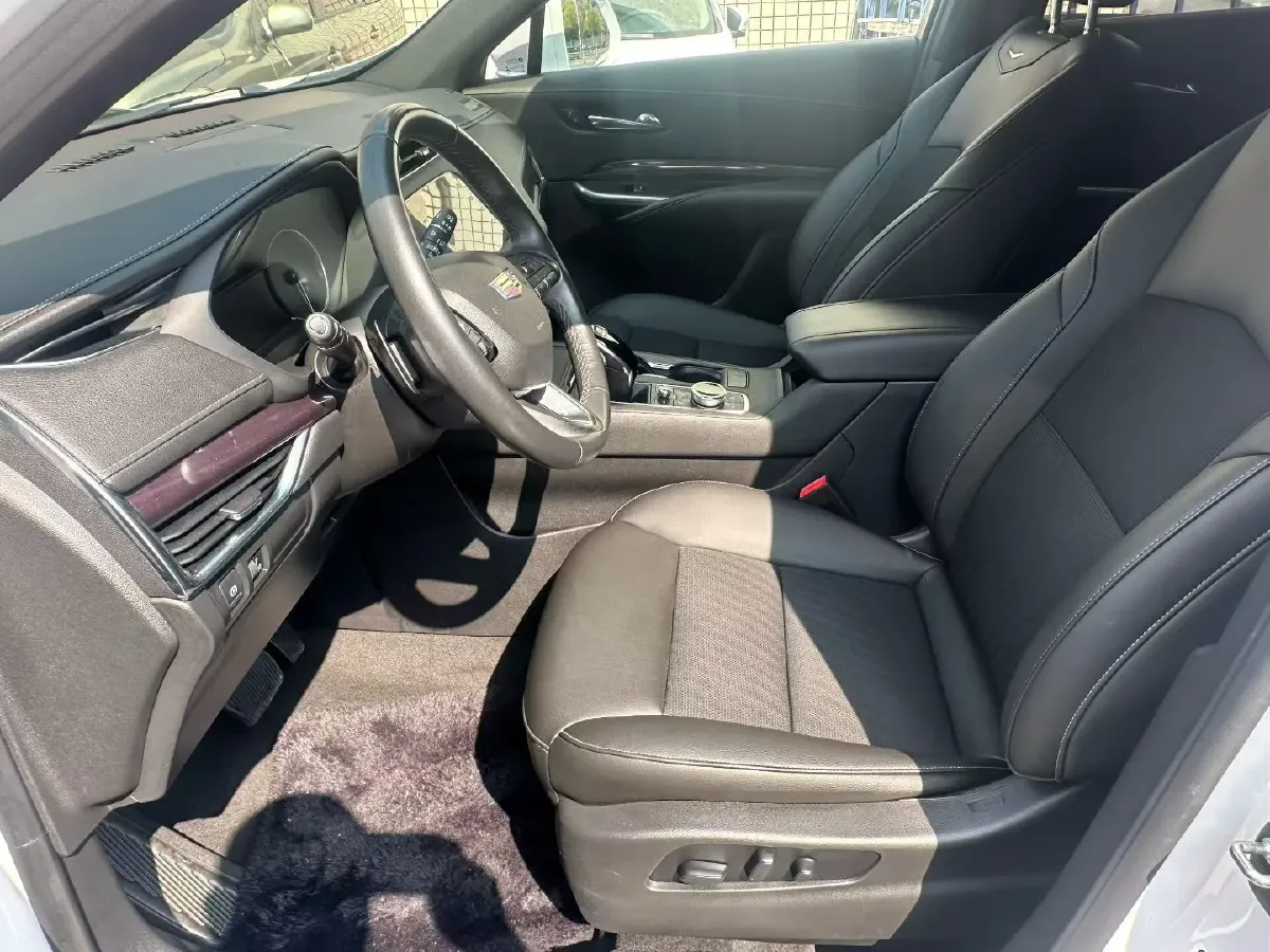 2020 Cadillac XT4 2.0T 241HP L4 9AT,autocango,china used car exporter,china ev exporter,chinese used car exporter,chinese used ev exporter