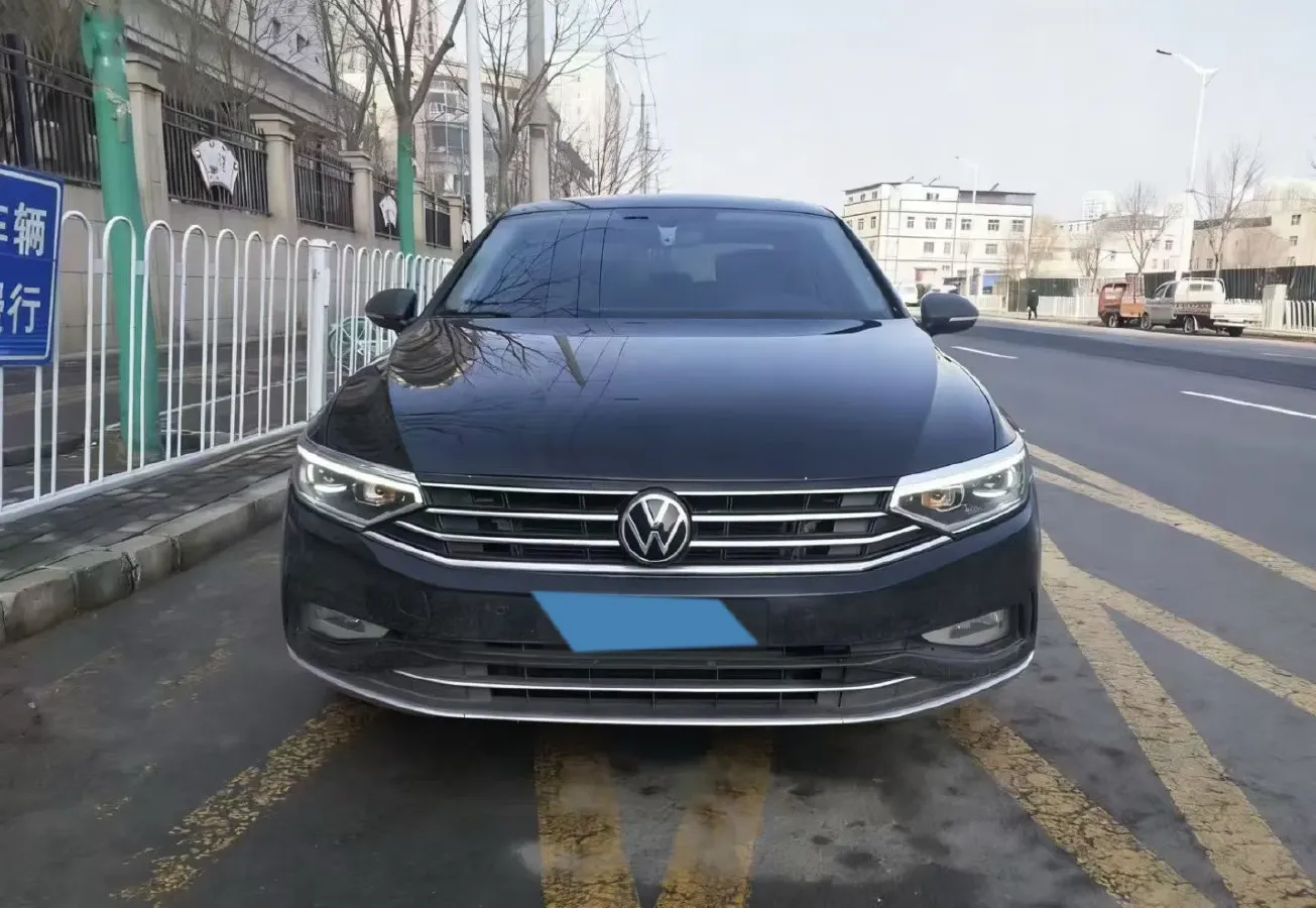2019 Volkswagen Magotan 2.0T 186HP L4 7DCT,autocango,china used car exporter,china ev exporter,chinese used car exporter,chinese used ev exporter