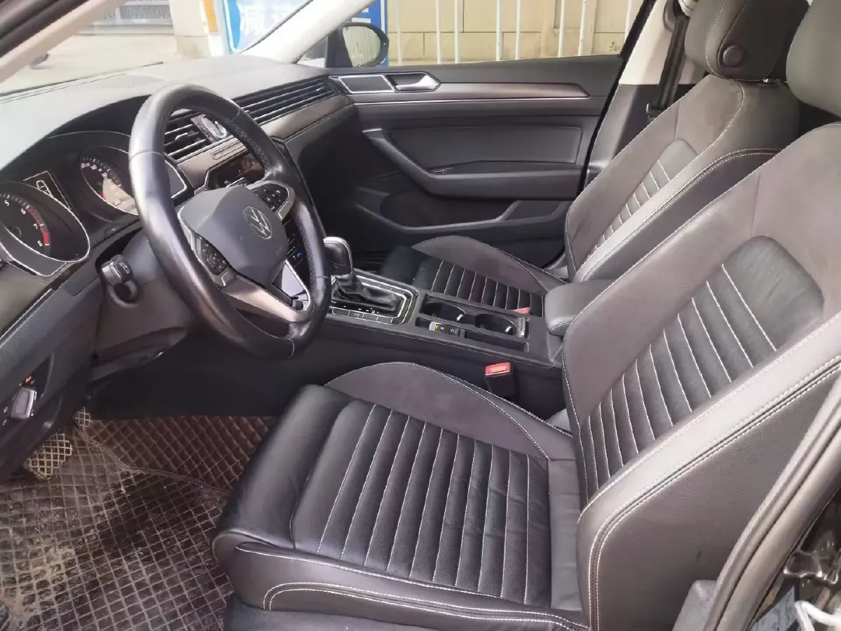 2019 Volkswagen Magotan 2.0T 186HP L4 7DCT,autocango,china used car exporter,china ev exporter,chinese used car exporter,chinese used ev exporter