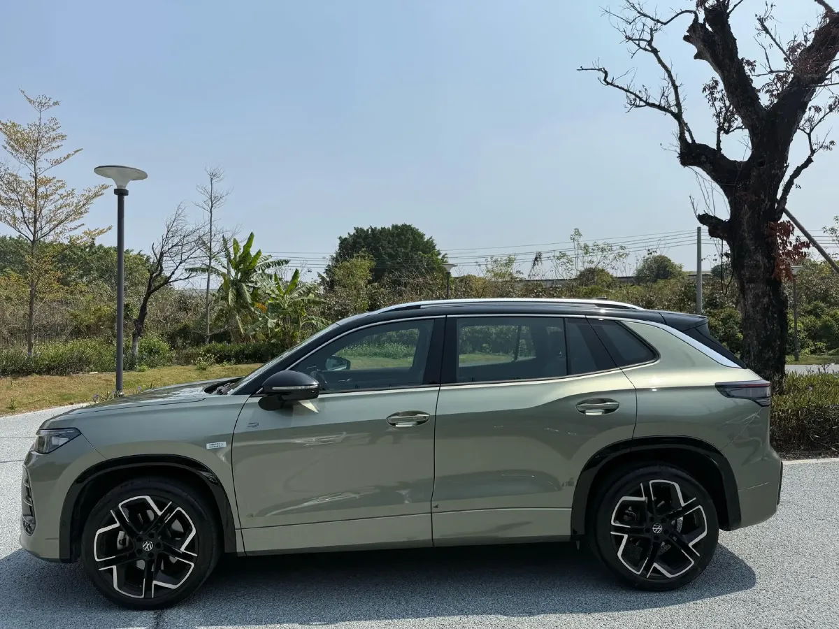 2025 Volkswagen Tayron 2.0T 220HP L4 7DCT,autocango,china used car exporter,china ev exporter,chinese used car exporter,chinese used ev exporter