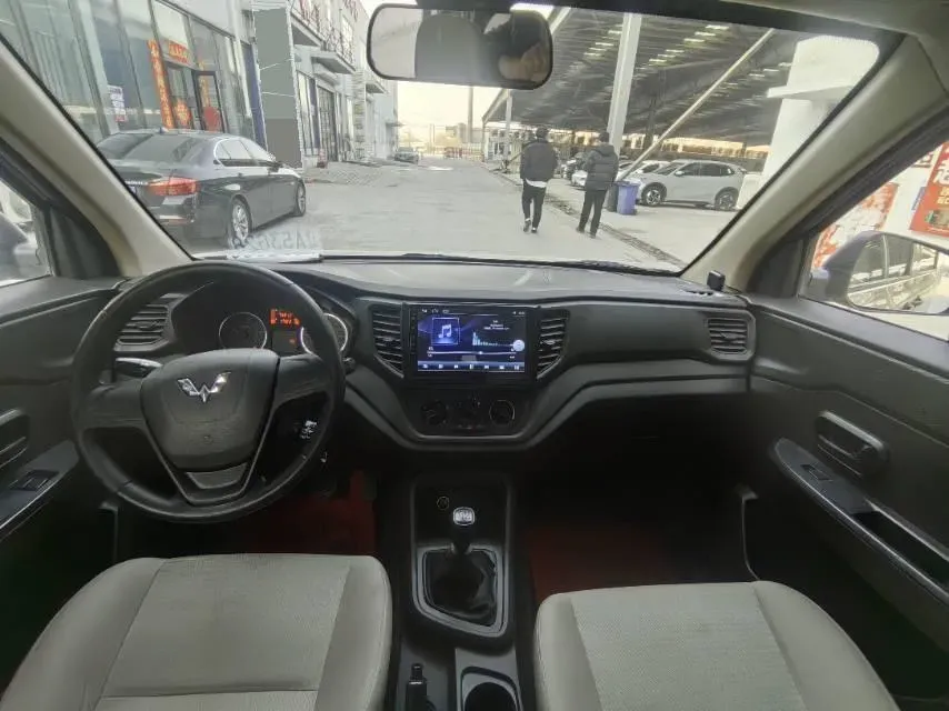2019 WuLing HongGuang V 1.5L 99HP L4 6MT,autocango,china used car exporter,china ev exporter,chinese used car exporter,chinese used ev exporter
