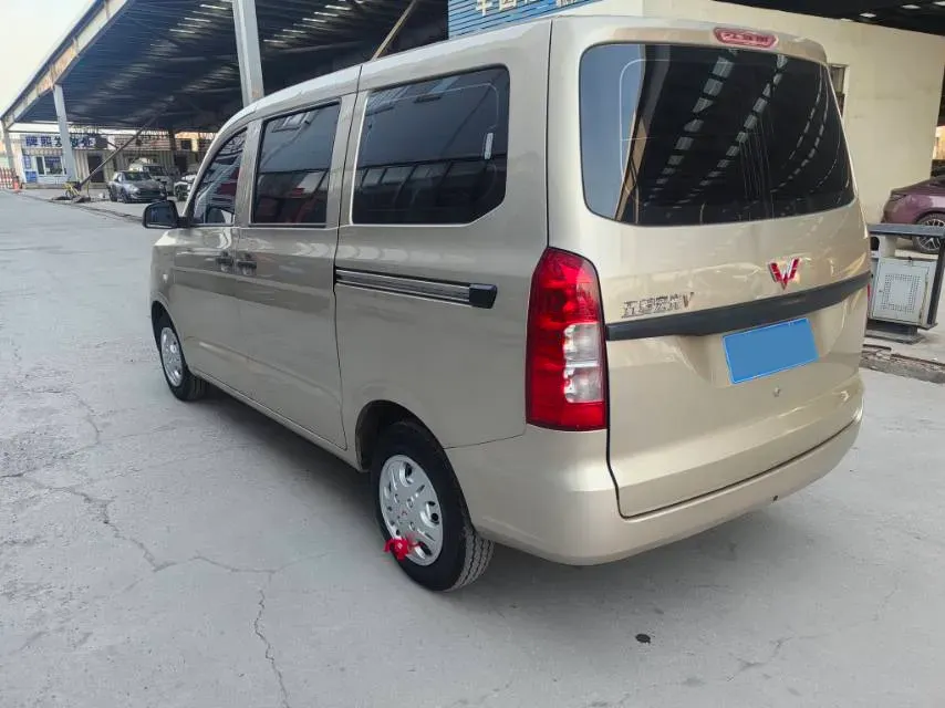 2019 WuLing HongGuang V 1.5L 99HP L4 6MT,autocango,china used car exporter,china ev exporter,chinese used car exporter,chinese used ev exporter