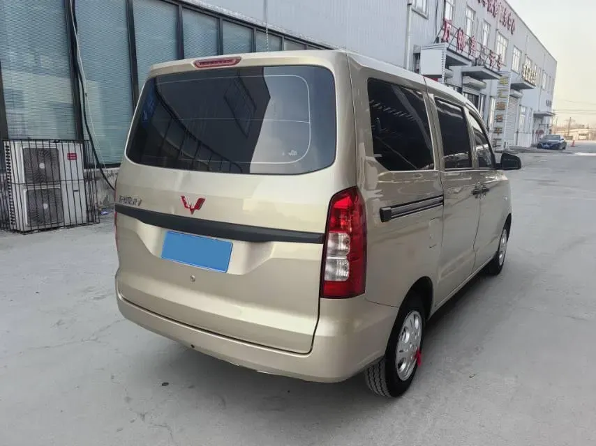 2019 WuLing HongGuang V 1.5L 99HP L4 6MT,autocango,china used car exporter,china ev exporter,chinese used car exporter,chinese used ev exporter