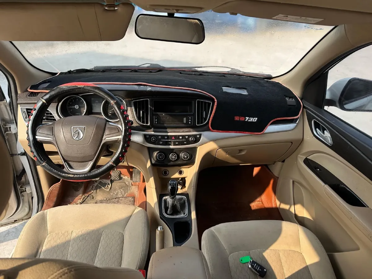 2016 BaoJun 730 1.5L 112HP L4 5MT,autocango,china used car exporter,china ev exporter,chinese used car exporter,chinese used ev exporter