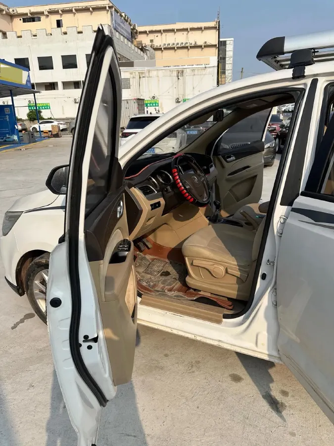 2016 BaoJun 730 1.5L 112HP L4 5MT,autocango,china used car exporter,china ev exporter,chinese used car exporter,chinese used ev exporter