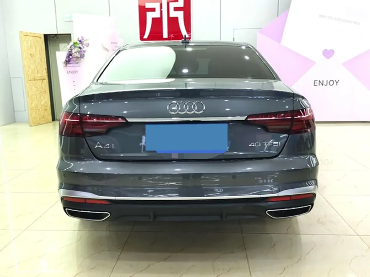 2022 Audi A4L 2.0T 190HP L4 7DCT,autocango,china used car exporter,china ev exporter,chinese used car exporter,chinese used ev exporter