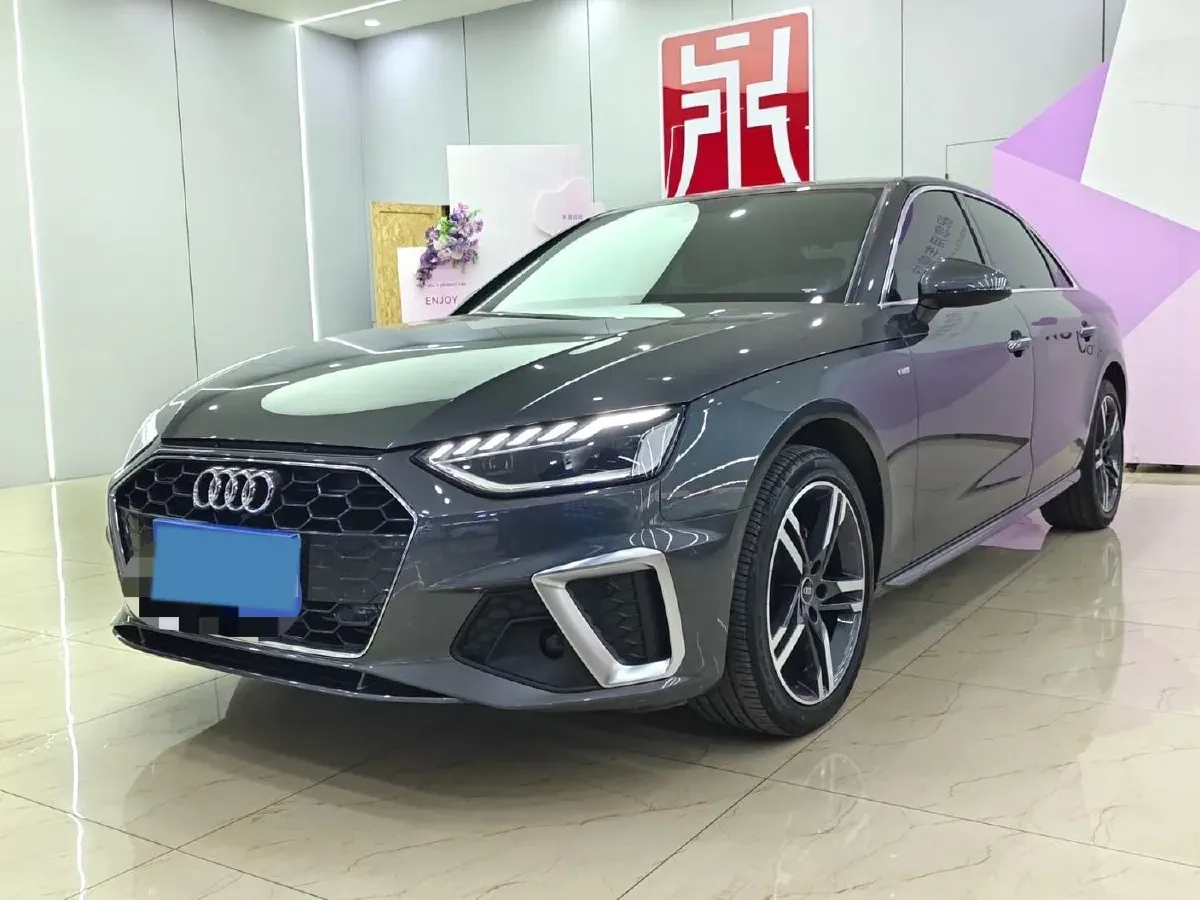 2022 Audi A4L 2.0T 190HP L4 7DCT,autocango,china used car exporter,china ev exporter,chinese used car exporter,chinese used ev exporter