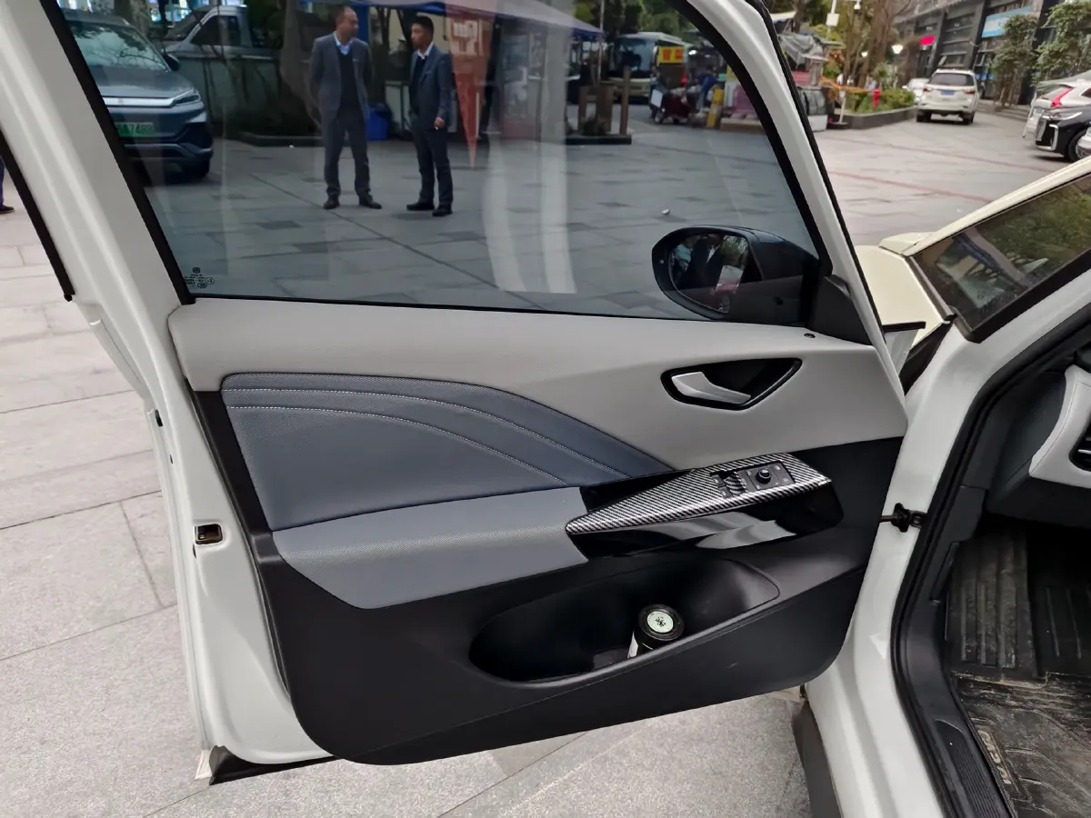 2025 MAXUS XinTu V80 2.0T 147HP L4 6AMT,autocango,china used car exporter,china ev exporter,chinese used car exporter,chinese used ev exporter