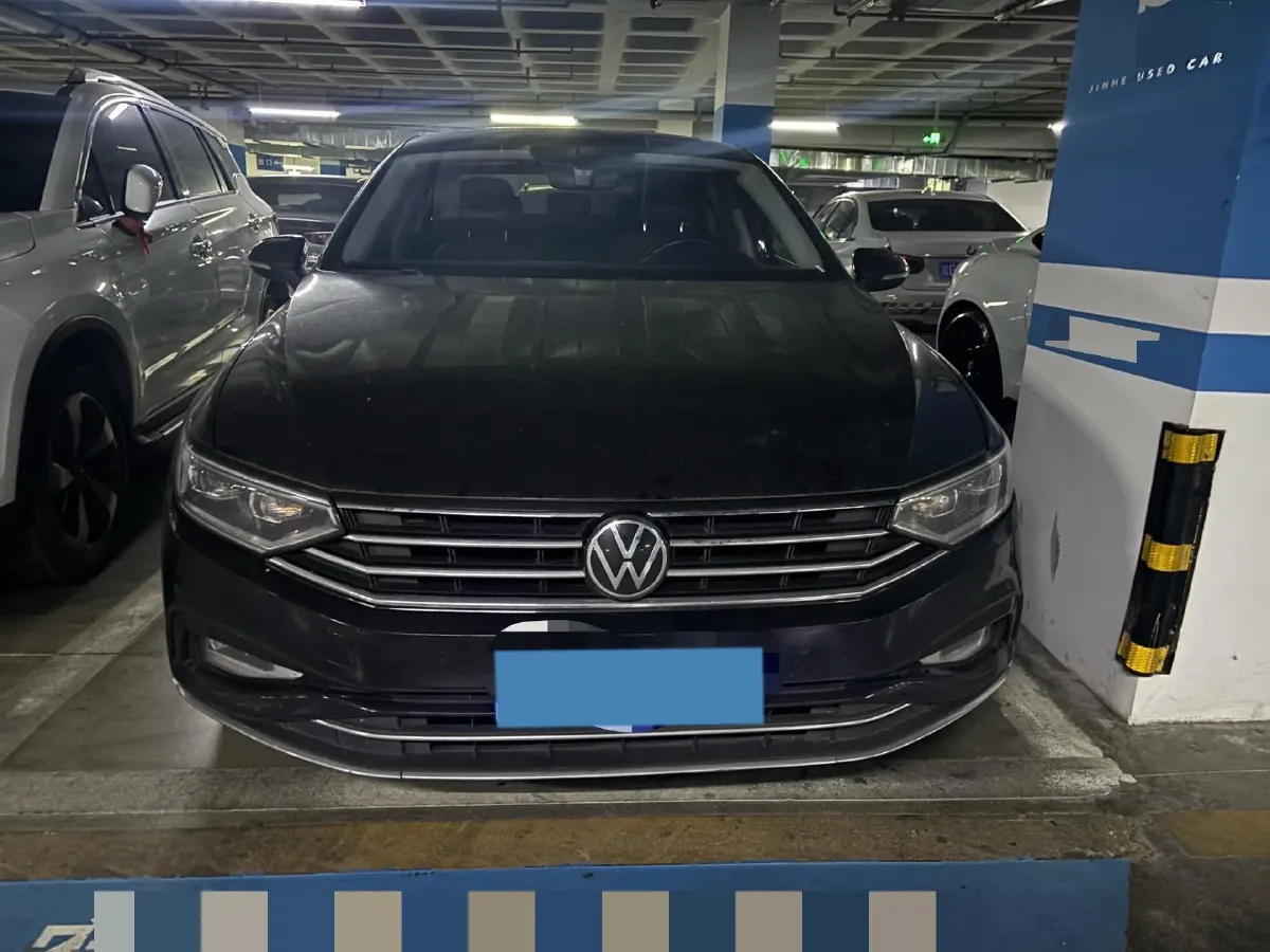 2020 Volkswagen Magotan 2.0T 186HP L4 7DCT,autocango,china used car exporter,china ev exporter,chinese used car exporter,chinese used ev exporter