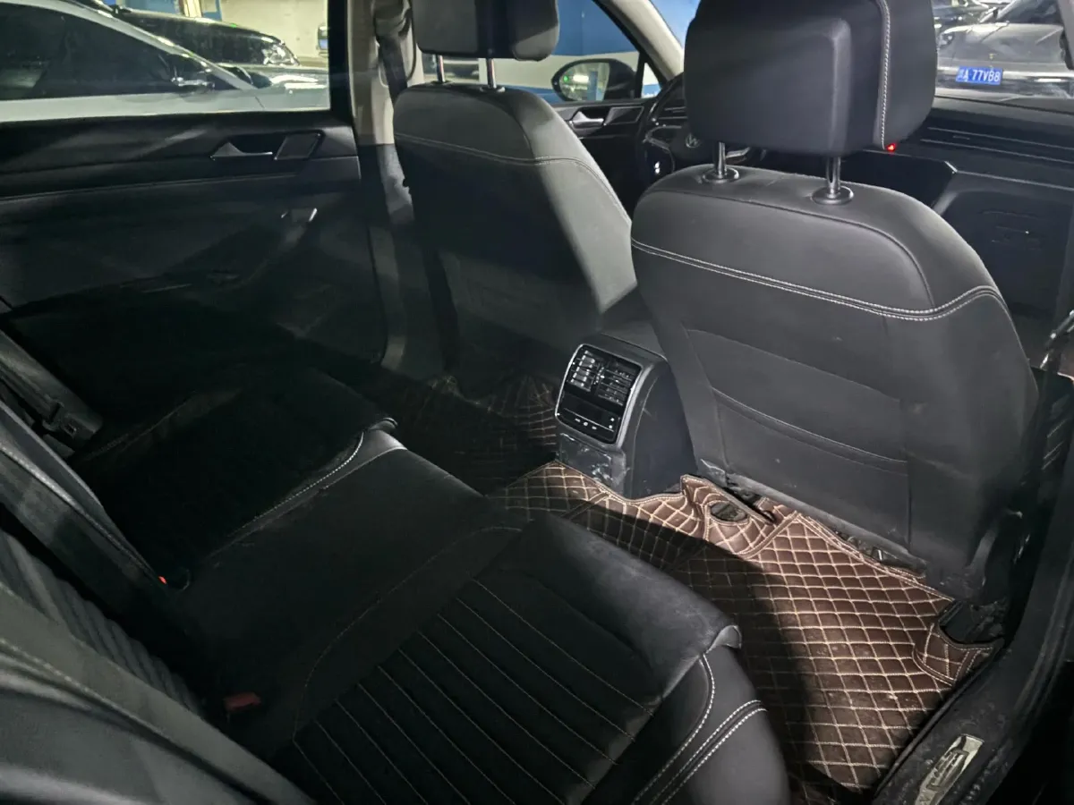2020 Volkswagen Magotan 2.0T 186HP L4 7DCT,autocango,china used car exporter,china ev exporter,chinese used car exporter,chinese used ev exporter