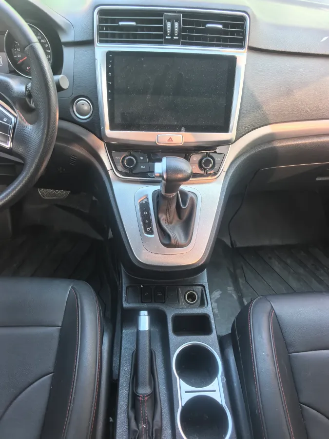 2019 Haval M6 1.5T 150HP L4 7DCT,autocango,china used car exporter,china ev exporter,chinese used car exporter,chinese used ev exporter