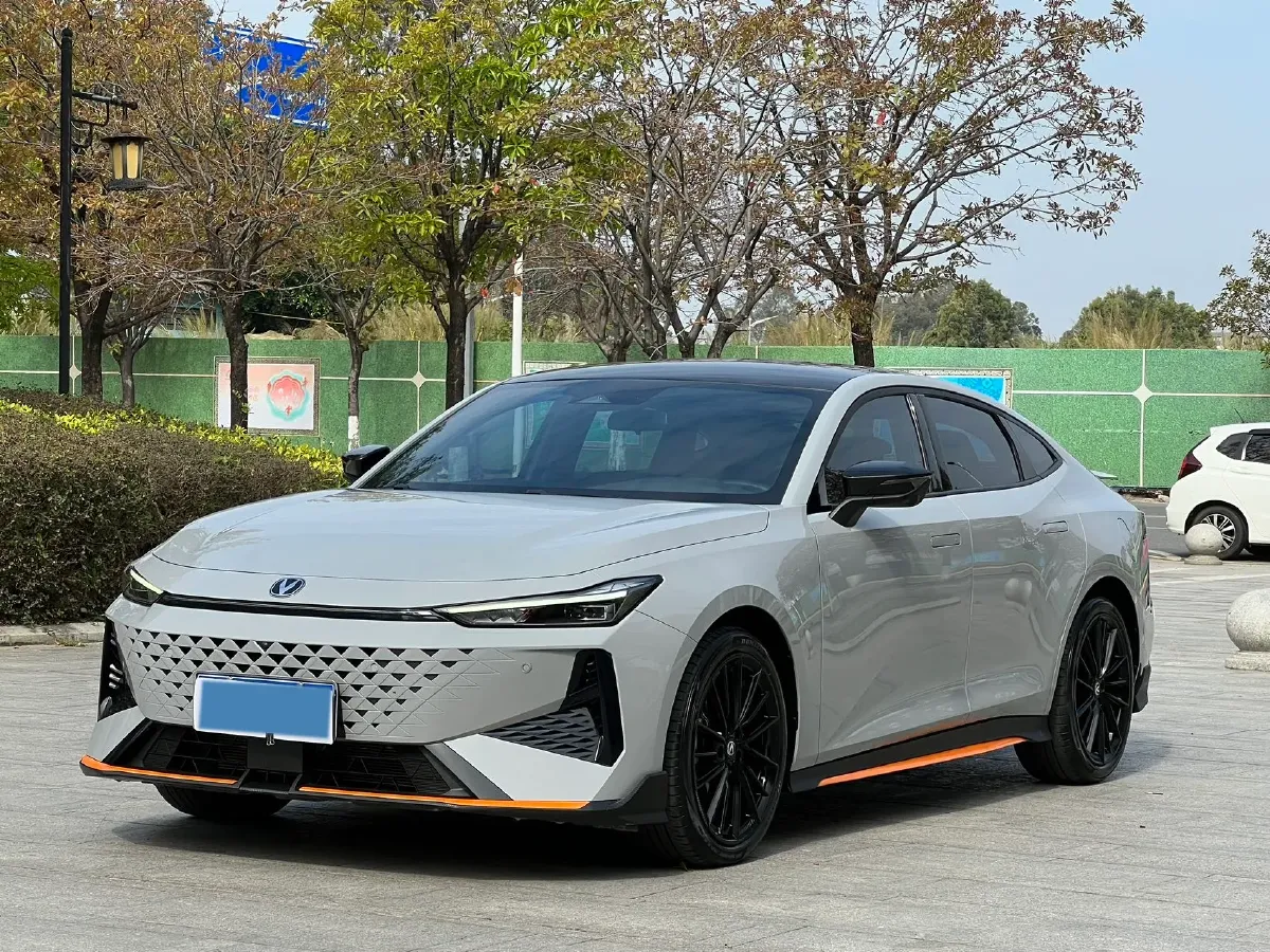 2024 ChangAn UNI-V 1.5T 188HP L4 7DCT,autocango,china used car exporter,china ev exporter,chinese used car exporter,chinese used ev exporter