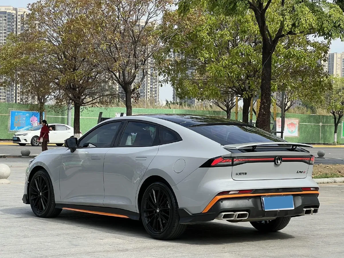 2024 ChangAn UNI-V 1.5T 188HP L4 7DCT,autocango,china used car exporter,china ev exporter,chinese used car exporter,chinese used ev exporter