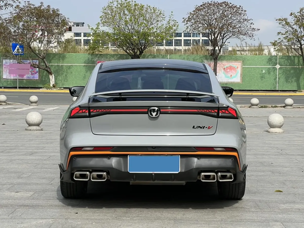 2024 ChangAn UNI-V 1.5T 188HP L4 7DCT,autocango,china used car exporter,china ev exporter,chinese used car exporter,chinese used ev exporter