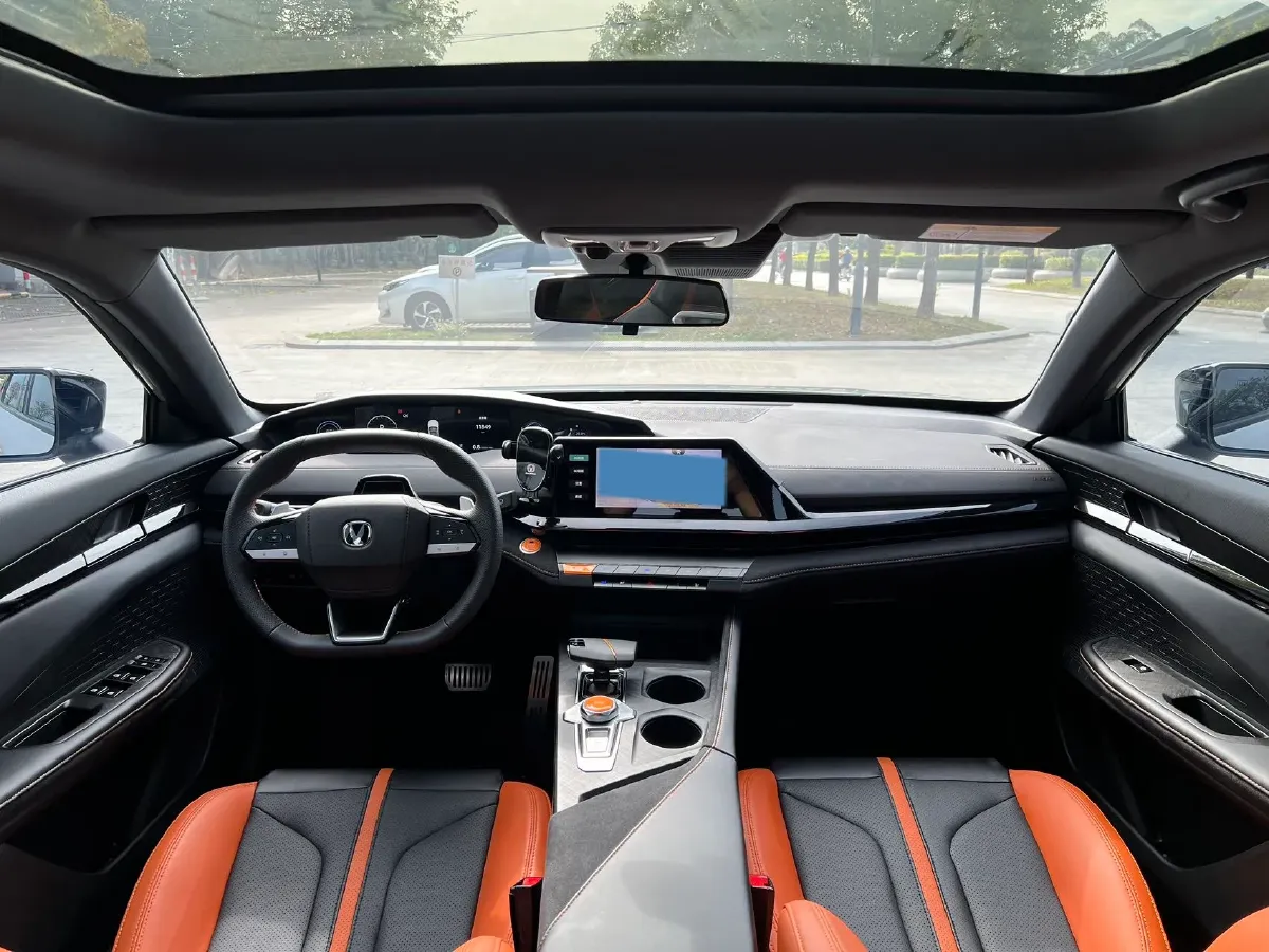 2024 ChangAn UNI-V 1.5T 188HP L4 7DCT,autocango,china used car exporter,china ev exporter,chinese used car exporter,chinese used ev exporter