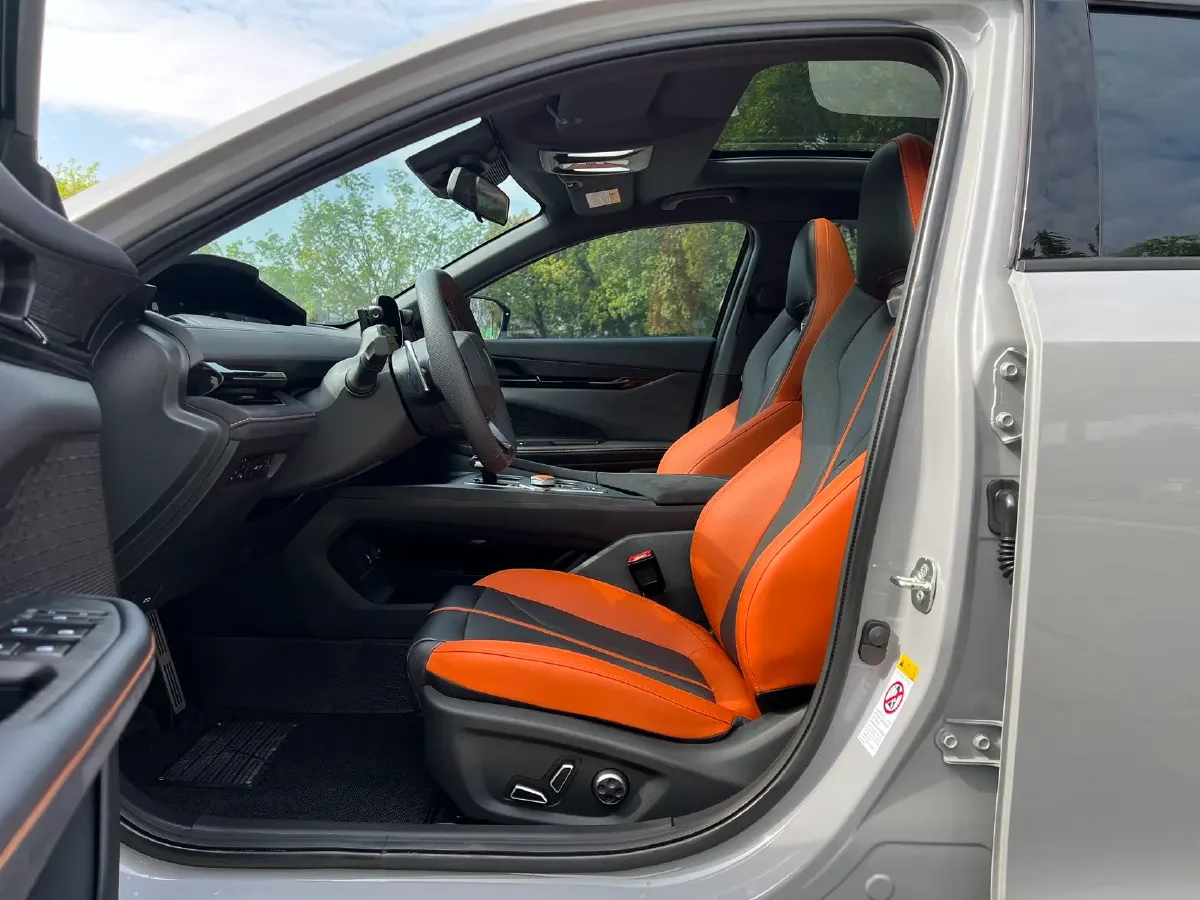 2024 ChangAn UNI-V 1.5T 188HP L4 7DCT,autocango,china used car exporter,china ev exporter,chinese used car exporter,chinese used ev exporter