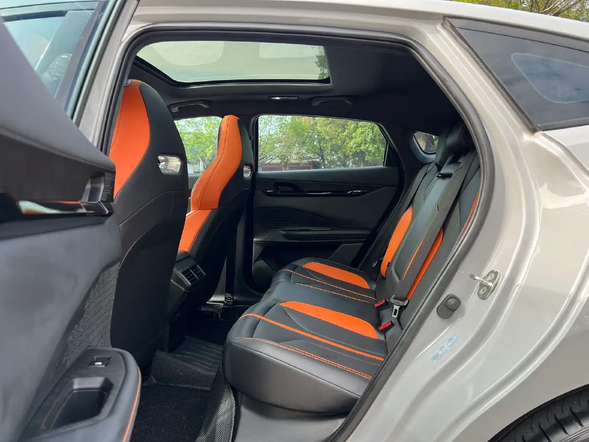 2024 ChangAn UNI-V 1.5T 188HP L4 7DCT,autocango,china used car exporter,china ev exporter,chinese used car exporter,chinese used ev exporter