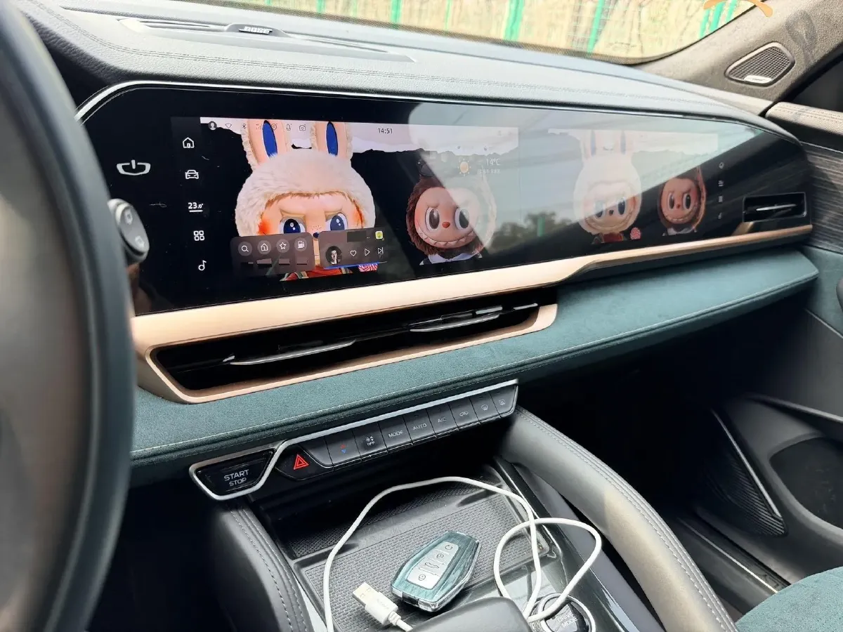 2021 Geely Monjaro 2.0T 218HP L4 7DCT,autocango,china used car exporter,china ev exporter,chinese used car exporter,chinese used ev exporter