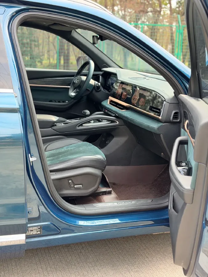 2021 Geely Monjaro 2.0T 218HP L4 7DCT,autocango,china used car exporter,china ev exporter,chinese used car exporter,chinese used ev exporter