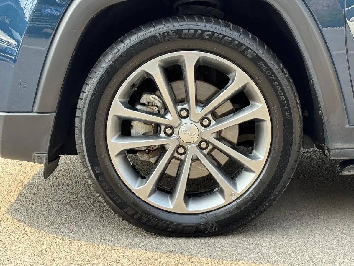 2018 Jeep Commander 2.0T 265HP L4 9AT,autocango,china used car exporter,china ev exporter,chinese used car exporter,chinese used ev exporter