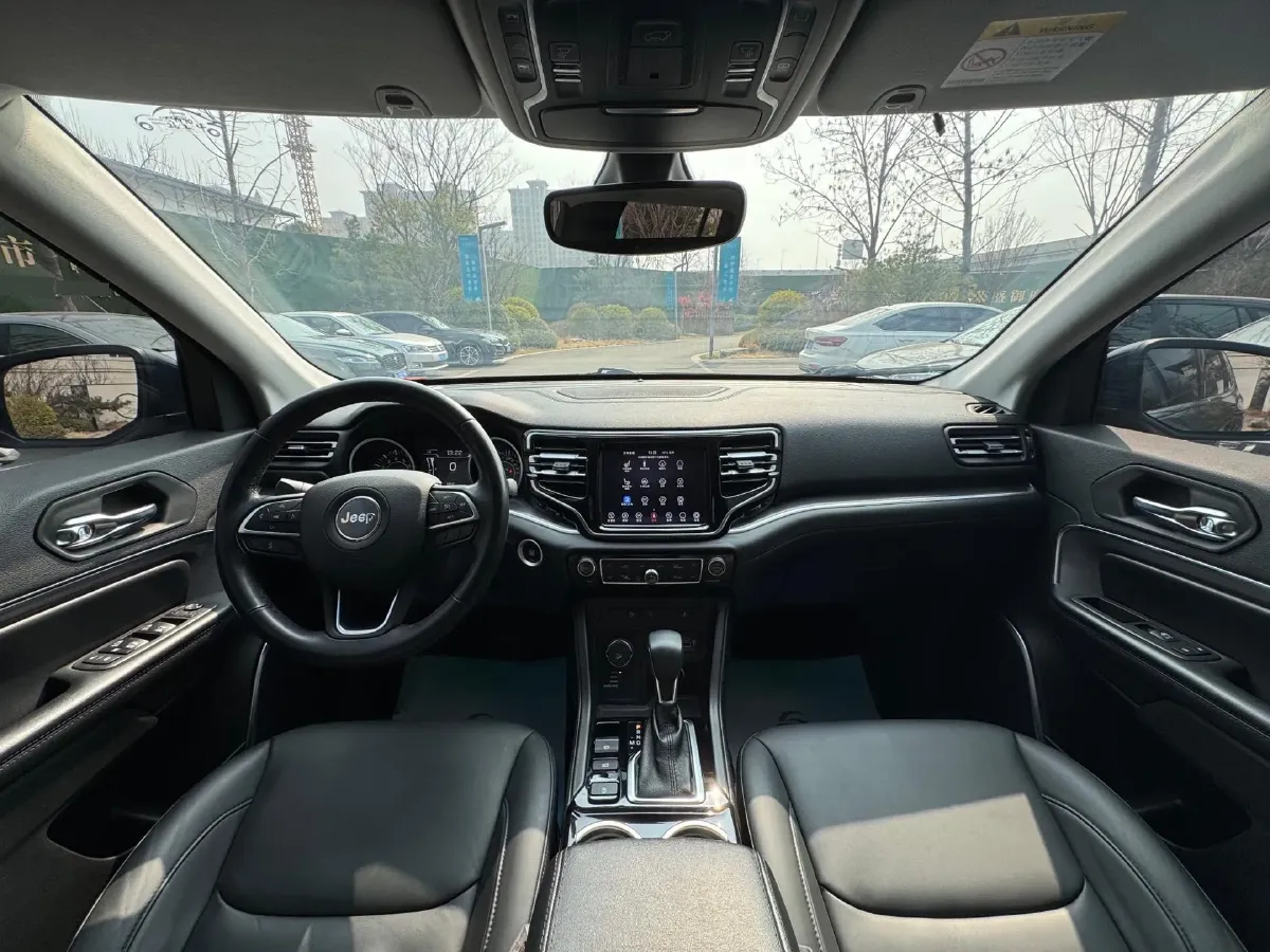 2018 Jeep Commander 2.0T 265HP L4 9AT,autocango,china used car exporter,china ev exporter,chinese used car exporter,chinese used ev exporter