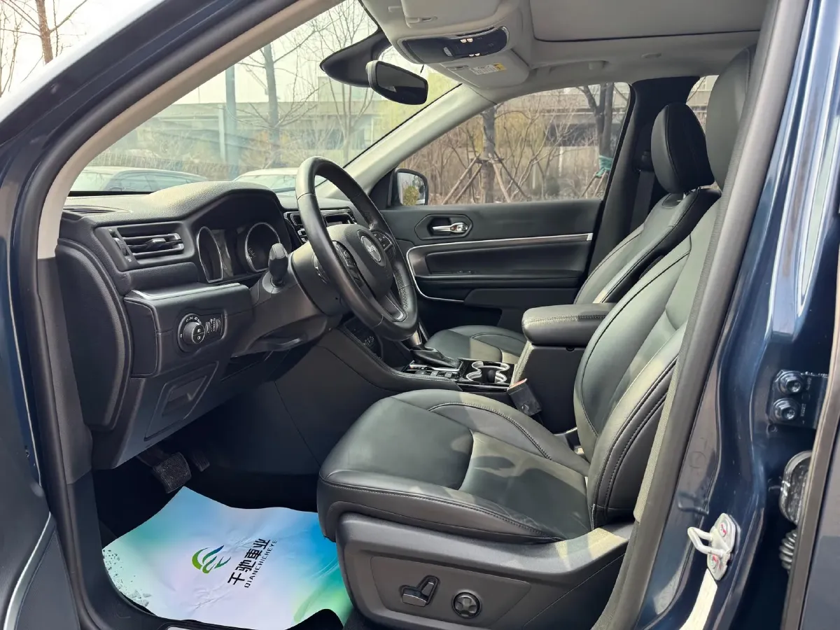 2018 Jeep Commander 2.0T 265HP L4 9AT,autocango,china used car exporter,china ev exporter,chinese used car exporter,chinese used ev exporter