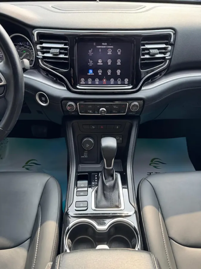 2018 Jeep Commander 2.0T 265HP L4 9AT,autocango,china used car exporter,china ev exporter,chinese used car exporter,chinese used ev exporter