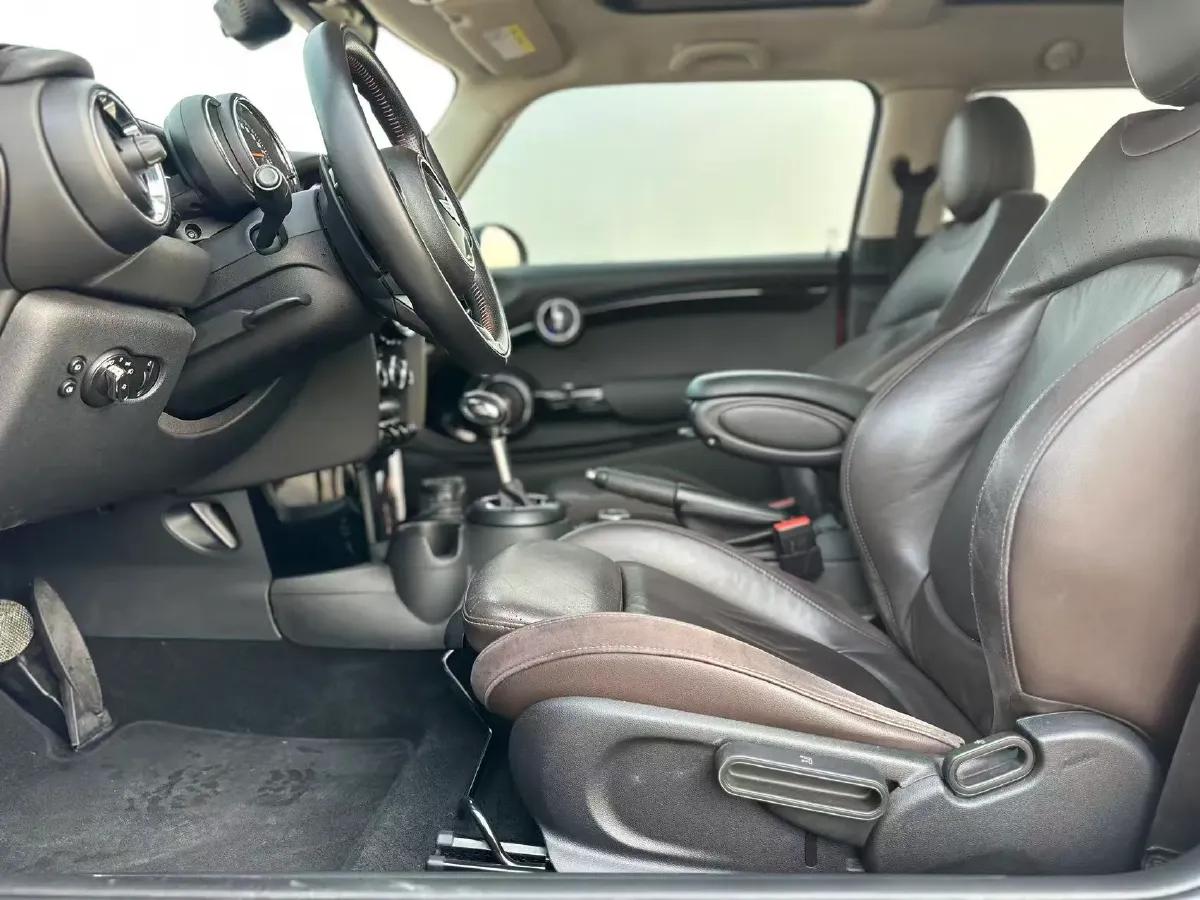 2017 MINI MINI 2.0T 192HP L4 6AT,autocango,china used car exporter,china ev exporter,chinese used car exporter,chinese used ev exporter