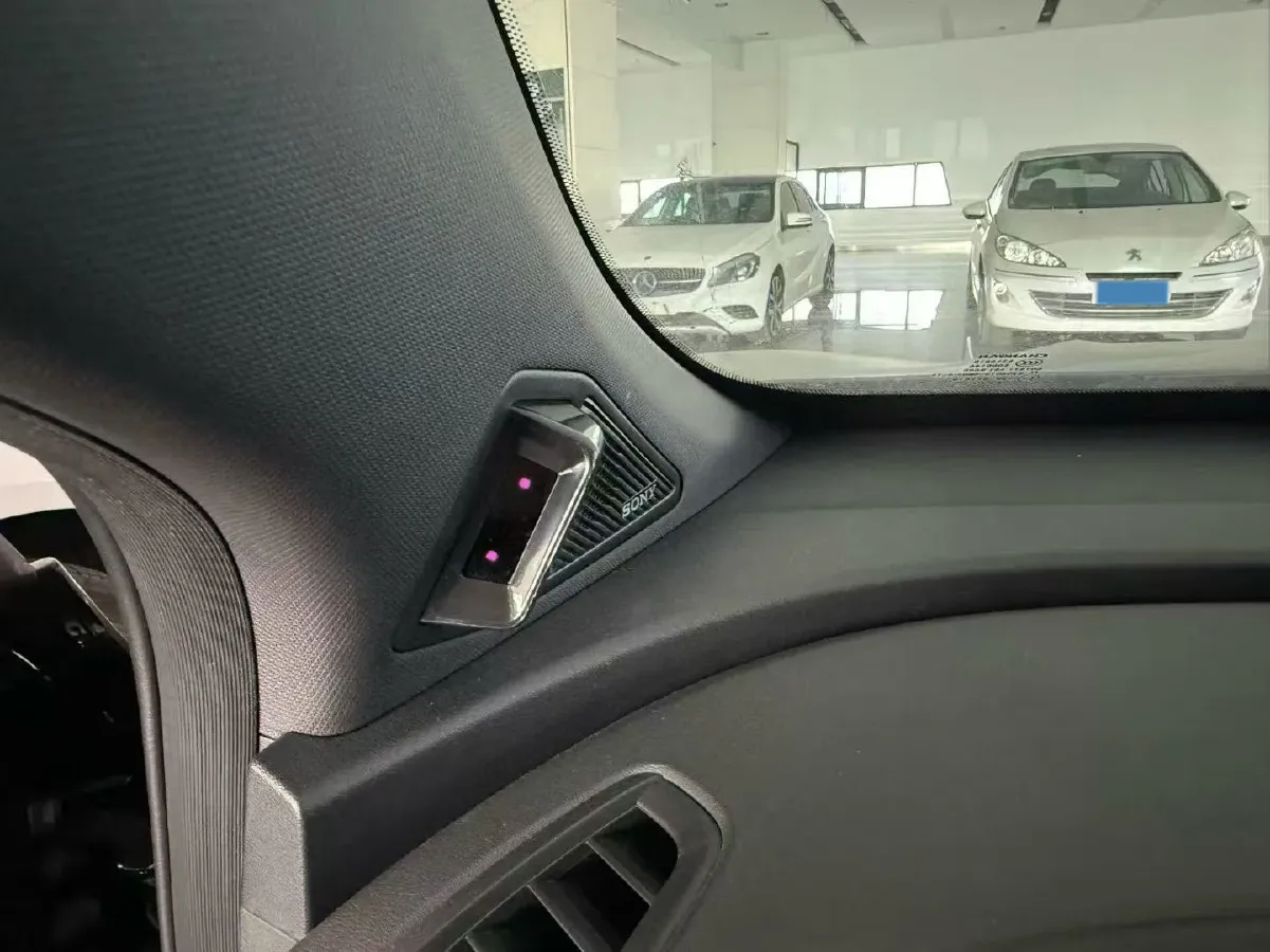 2022 ChangAn UNI-T 1.5T 188HP L4 7DCT,autocango,china used car exporter,china ev exporter,chinese used car exporter,chinese used ev exporter