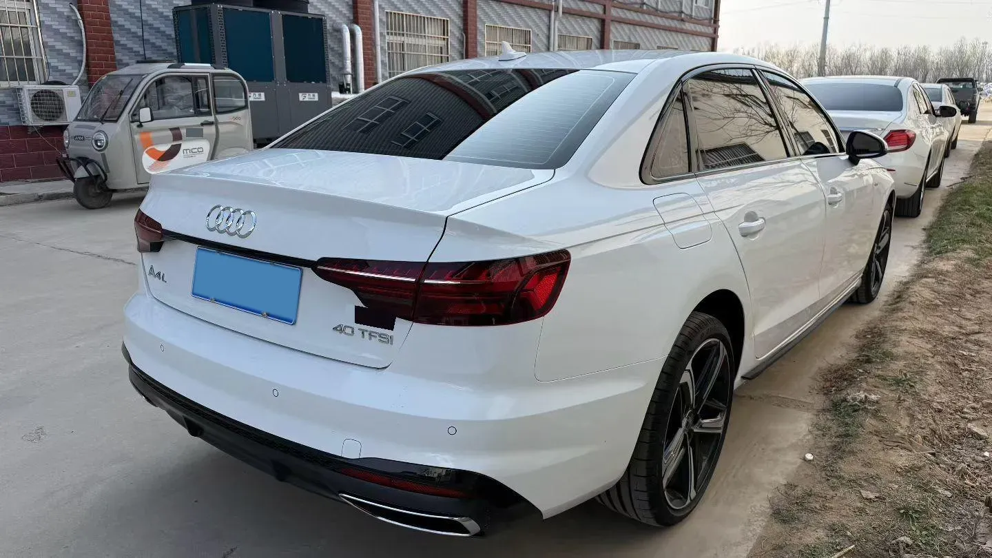 2025 Audi A4L 2.0T 190HP L4 7DCT,autocango,china used car exporter,china ev exporter,chinese used car exporter,chinese used ev exporter