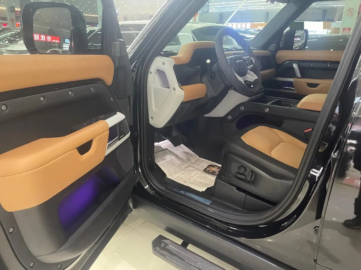 2024 Land Rover Defender 3.0T 400HP L6 8AT,autocango,china used car exporter,china ev exporter,chinese used car exporter,chinese used ev exporter