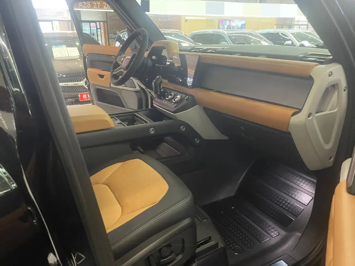 2024 Land Rover Defender 3.0T 400HP L6 8AT,autocango,china used car exporter,china ev exporter,chinese used car exporter,chinese used ev exporter