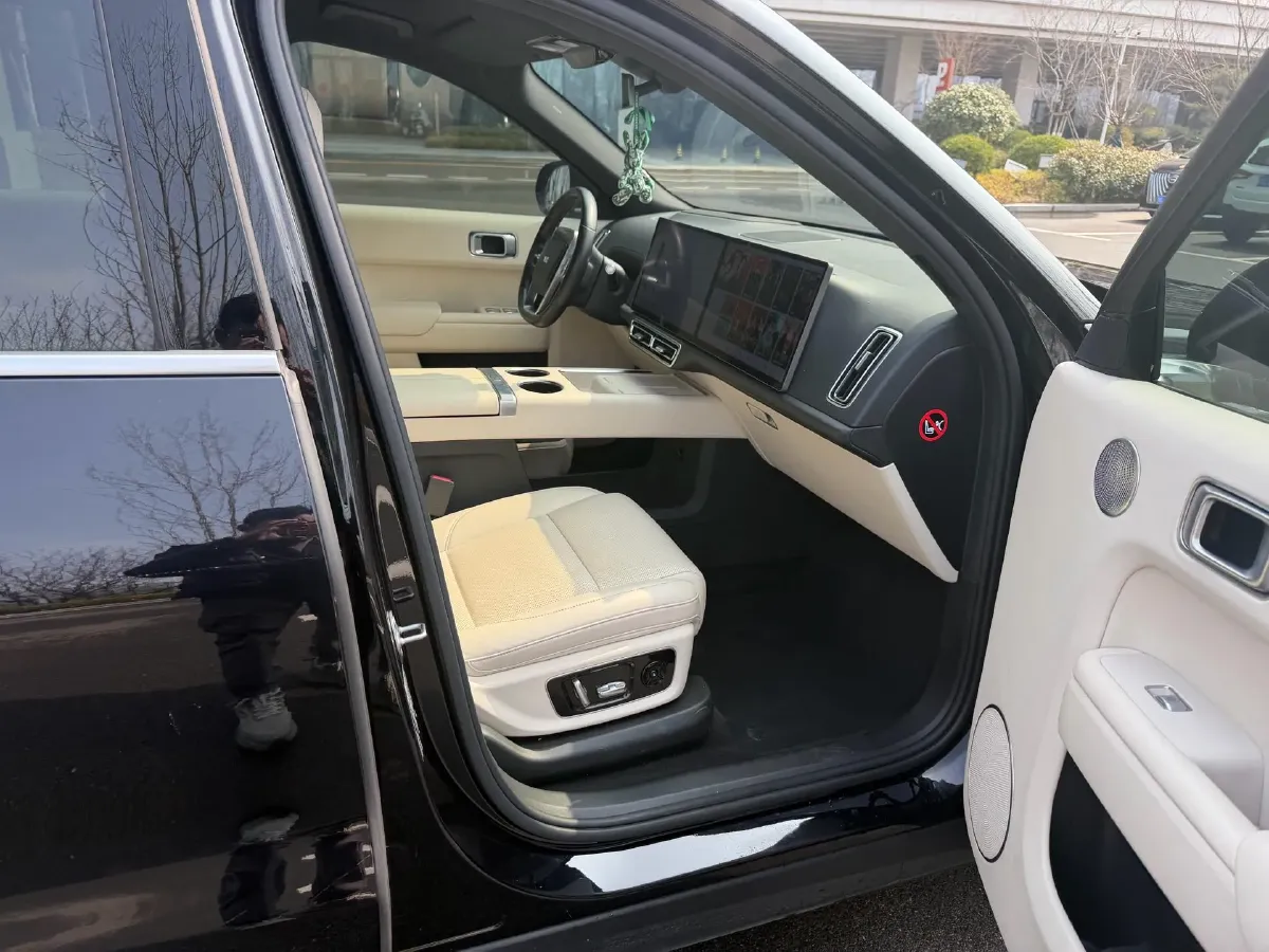 2023 Li L8 Range Extended 154HP REEV 40.9KWH,autocango,china used car exporter,china ev exporter,chinese used car exporter,chinese used ev exporter