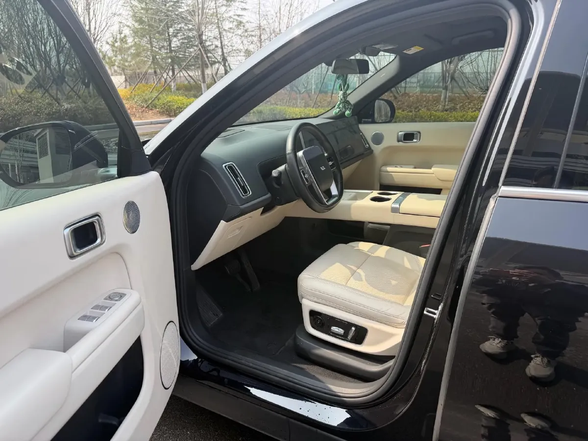 2023 Li L8 Range Extended 154HP REEV 40.9KWH,autocango,china used car exporter,china ev exporter,chinese used car exporter,chinese used ev exporter