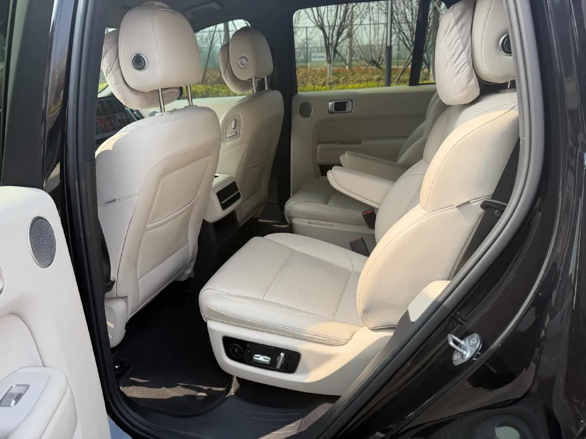 2023 Li L8 Range Extended 154HP REEV 40.9KWH,autocango,china used car exporter,china ev exporter,chinese used car exporter,chinese used ev exporter