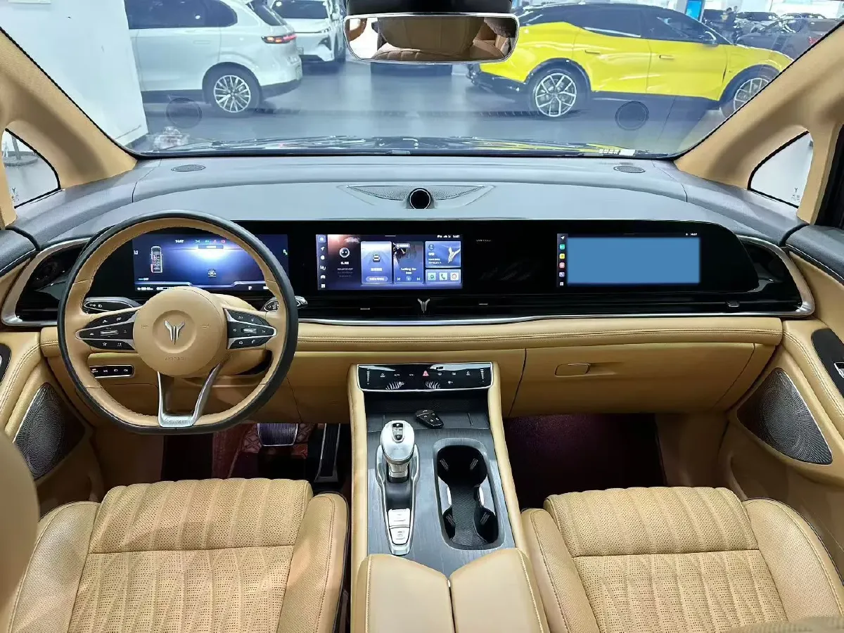 2022 Voyah Dream 1.5T 136HP L4 PHEV 25.57KWH,autocango,china used car exporter,china ev exporter,chinese used car exporter,chinese used ev exporter